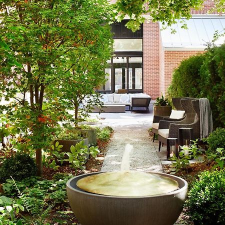 The Whitney Hotel Boston Exteriör bild The Spa at The Ivy Hotel