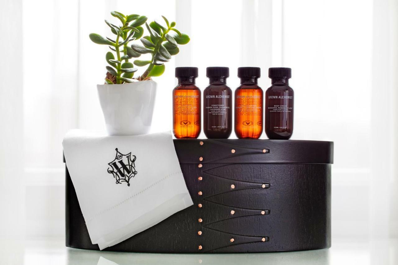 The Whitney Hotel Boston Exteriör bild Aveda products