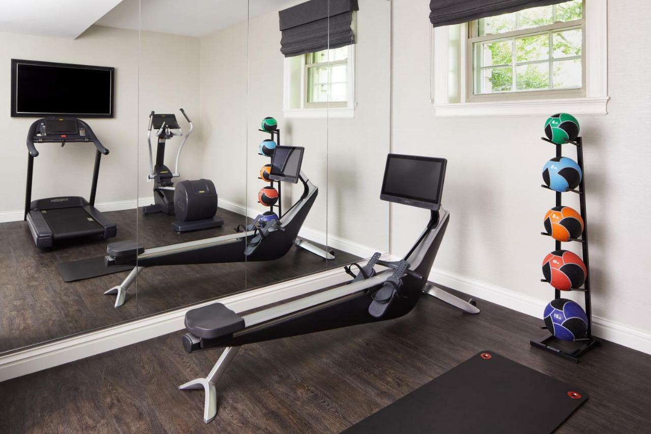 The Whitney Hotel Boston Exteriör bild A home gym