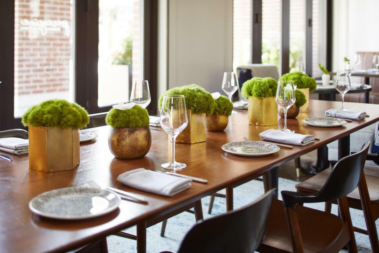The Whitney Hotel Boston Exteriör bild The dining room at the restaurant