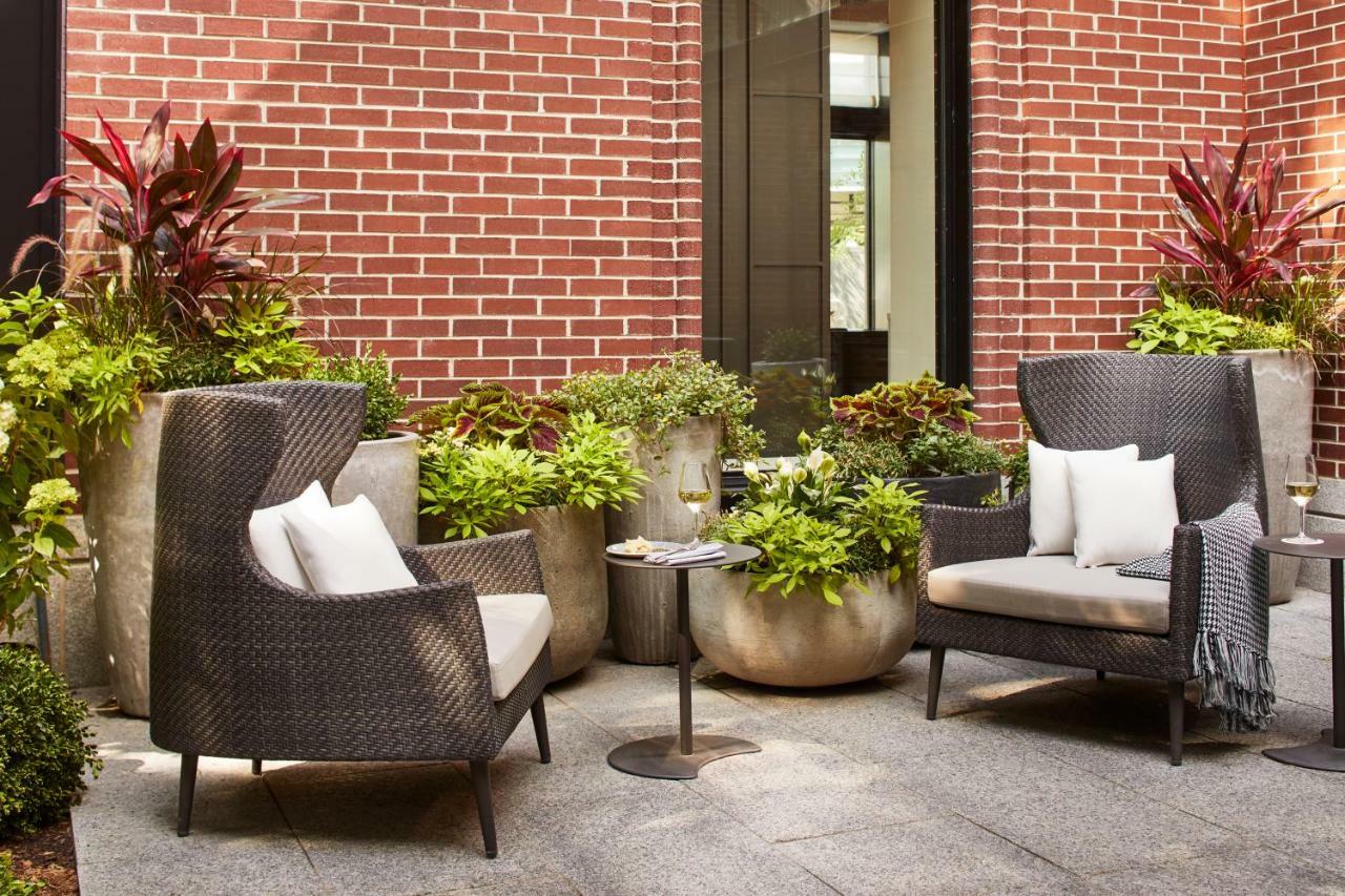 The Whitney Hotel Boston Exteriör bild The outdoor terrace at the 100 East 53rd Street building