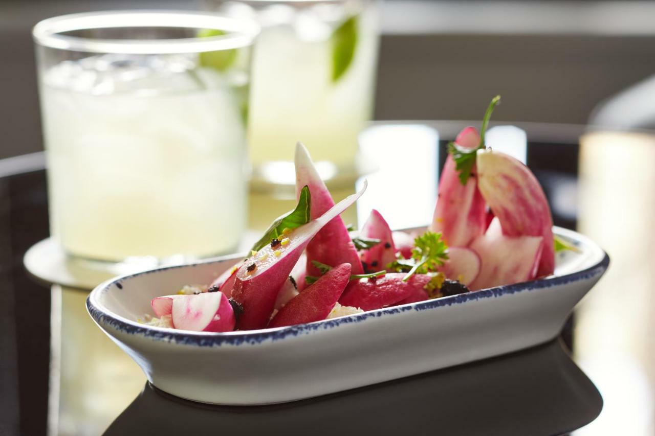 The Whitney Hotel Boston Exteriör bild A salad of dragon fruit